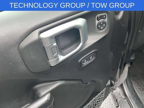 Used 2019 Jeep Wrangler Unlimited Sport S AWD/4WD image 17