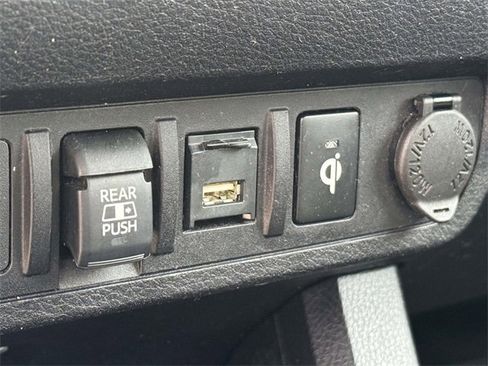 Used 2020 Toyota Tacoma TRD Off-Road image 8