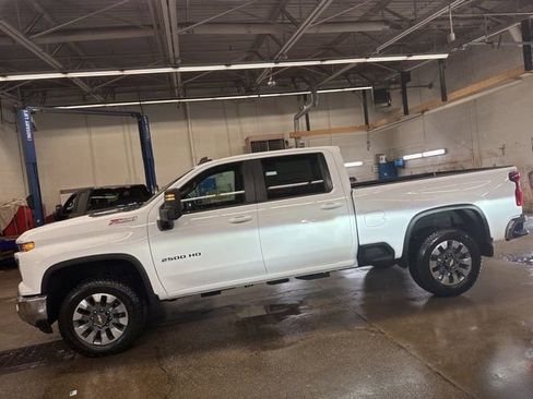 New 2026 Chevrolet Silverado 2500 LT AWD/4WD image 3
