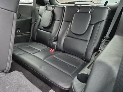 Used 2024 Ford Explorer XLT w/ Equipment Group 202A RWD image 15