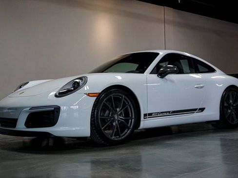 Used 2019 Porsche 911 Carrera image 3