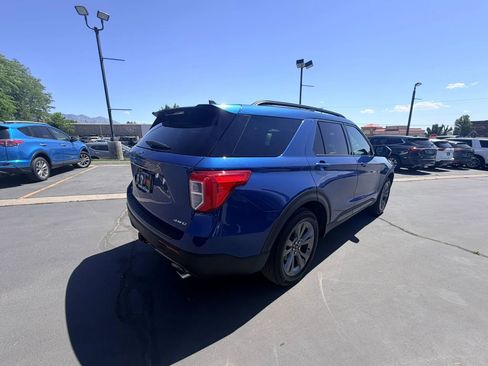 Used 2022 Ford Explorer XLT w/ Equipment Group 202A AWD/4WD image 4