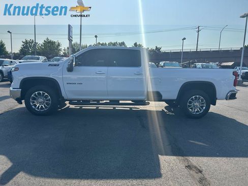 Used 2025 Chevrolet Silverado 3500 LTZ w/ LTZ Convenience Package AWD/4WD image 4