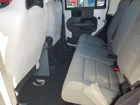 Used 2007 Jeep Wrangler Unlimited Rubicon w/ PWR Convenience Group image 9