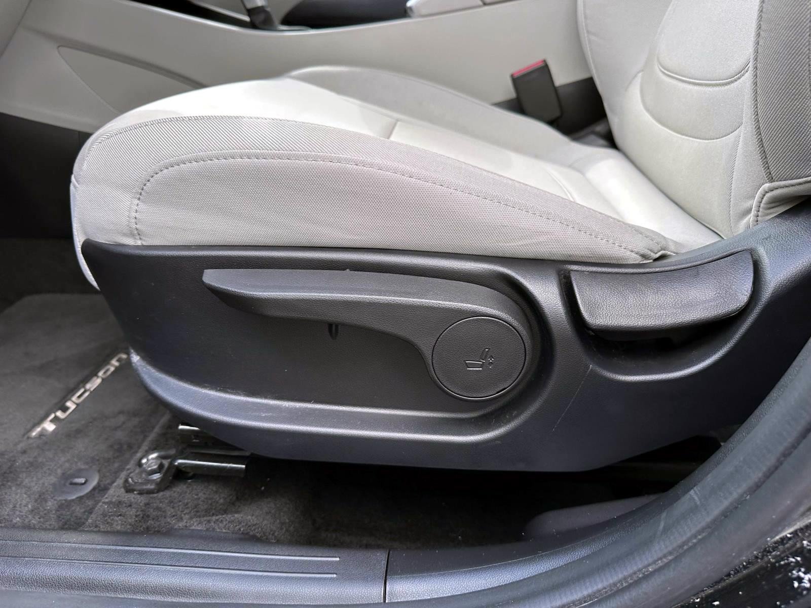Used 2025 Hyundai Tucson SE AWD/4WD image 10