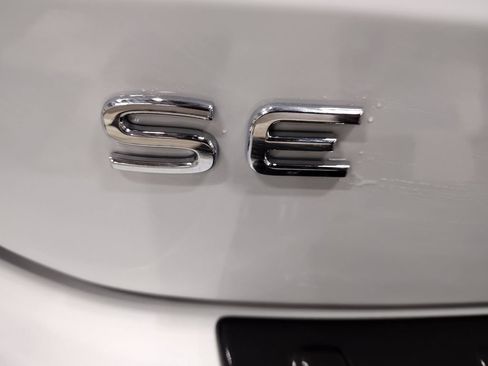 New 2025 Volkswagen Taos SE image 14