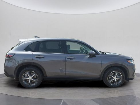 Used 2025 Honda HR-V EX-L image 6