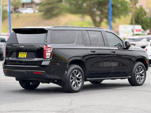 Used 2022 Chevrolet Suburban Z71 w/ Luxury Package AWD/4WD image 20