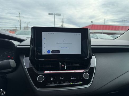 Used 2025 Toyota Corolla LE image 18