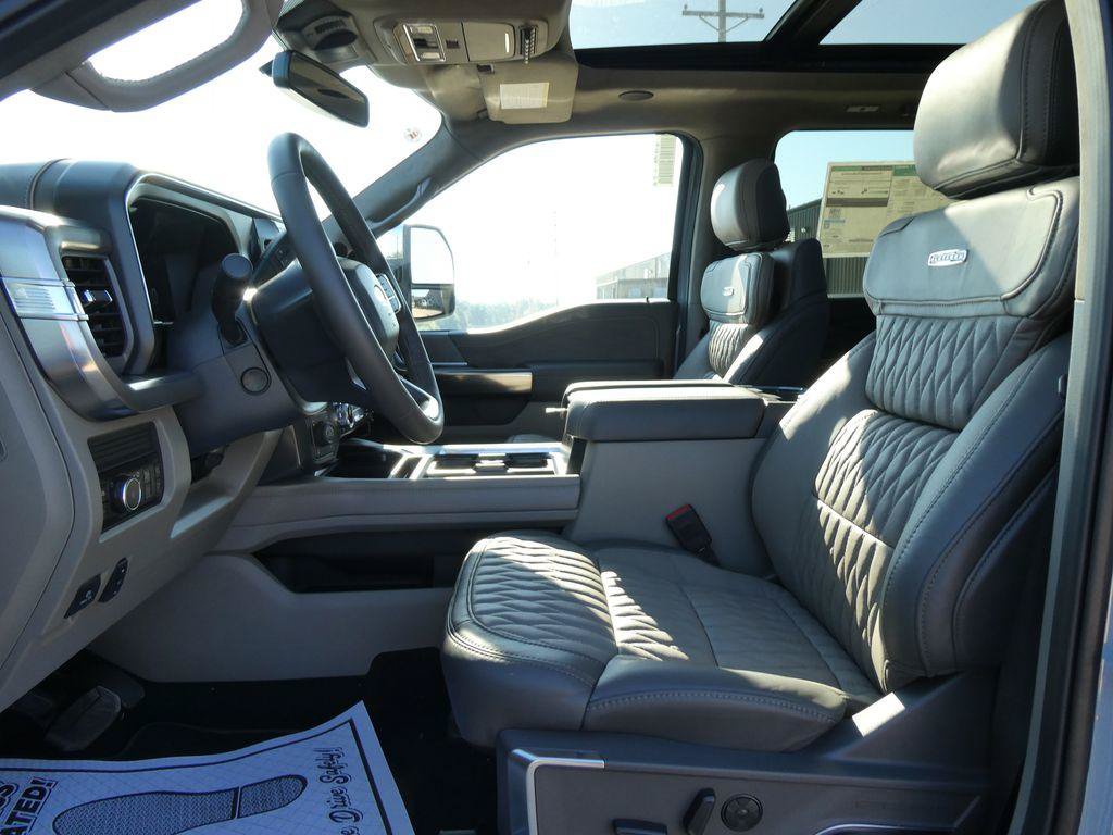 New 2027 Ford F250 Platinum w/ Platinum Plus Package AWD/4WD image 18