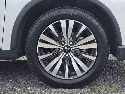 Used 2019 Mitsubishi Outlander SE FWD image 13