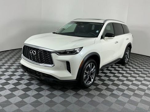 Certified 2024 INFINITI QX60 Luxe image 3