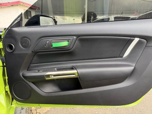 Used 2020 Ford Mustang Shelby GT500 w/ Technology Package image 13