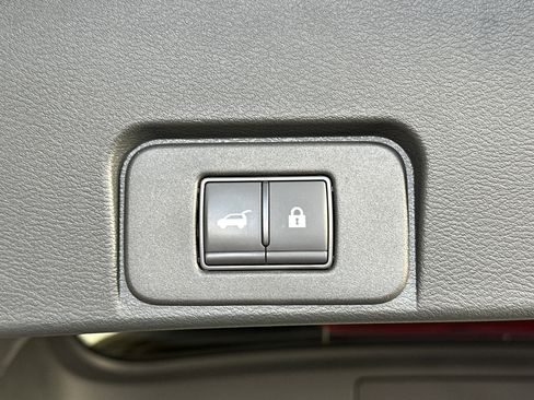 Certified 2025 Nissan Rogue SV w/ SV Premium Package image 15