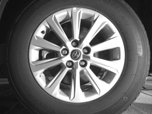 Used 2025 Toyota Grand Highlander FWD image 14