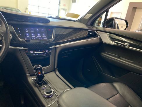 Used 2020 Cadillac XT6 Premium Luxury image 15