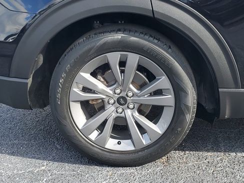 Certified 2021 Ford Explorer XLT w/ Equipment Group 202A image 7