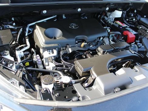 Used 2021 Toyota RAV4 LE w/ Carpet Mat Package (TMS) FWD image 55