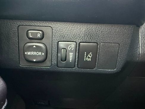 Used 2018 Toyota RAV4 XLE w/ Plus Extra Value Package AWD/4WD image 12