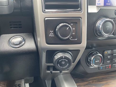 Used 2020 Ford F150 Lariat image 28