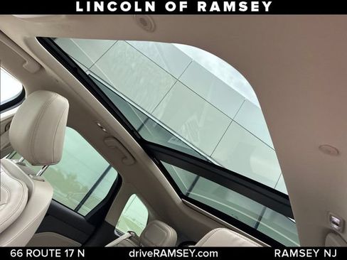 Used 2022 Lincoln Corsair AWD w/ Premium Package image 14