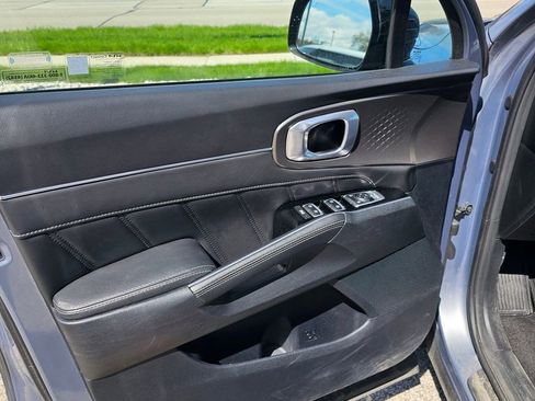 Used 2023 Kia Sorento SX image 13