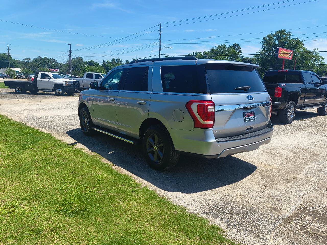 Used 2020 Ford Expedition XLT w/ Equipment Group 202A AWD/4WD image 6