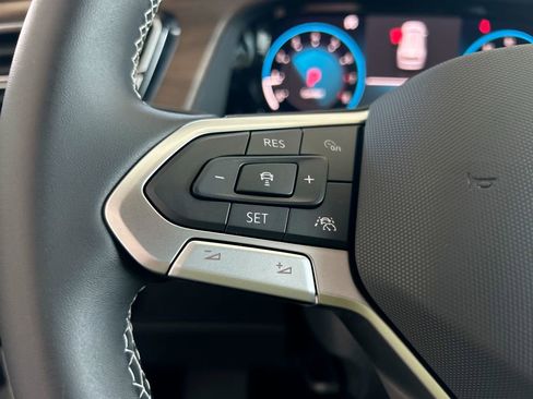 New 2026 Volkswagen Atlas SE image 17