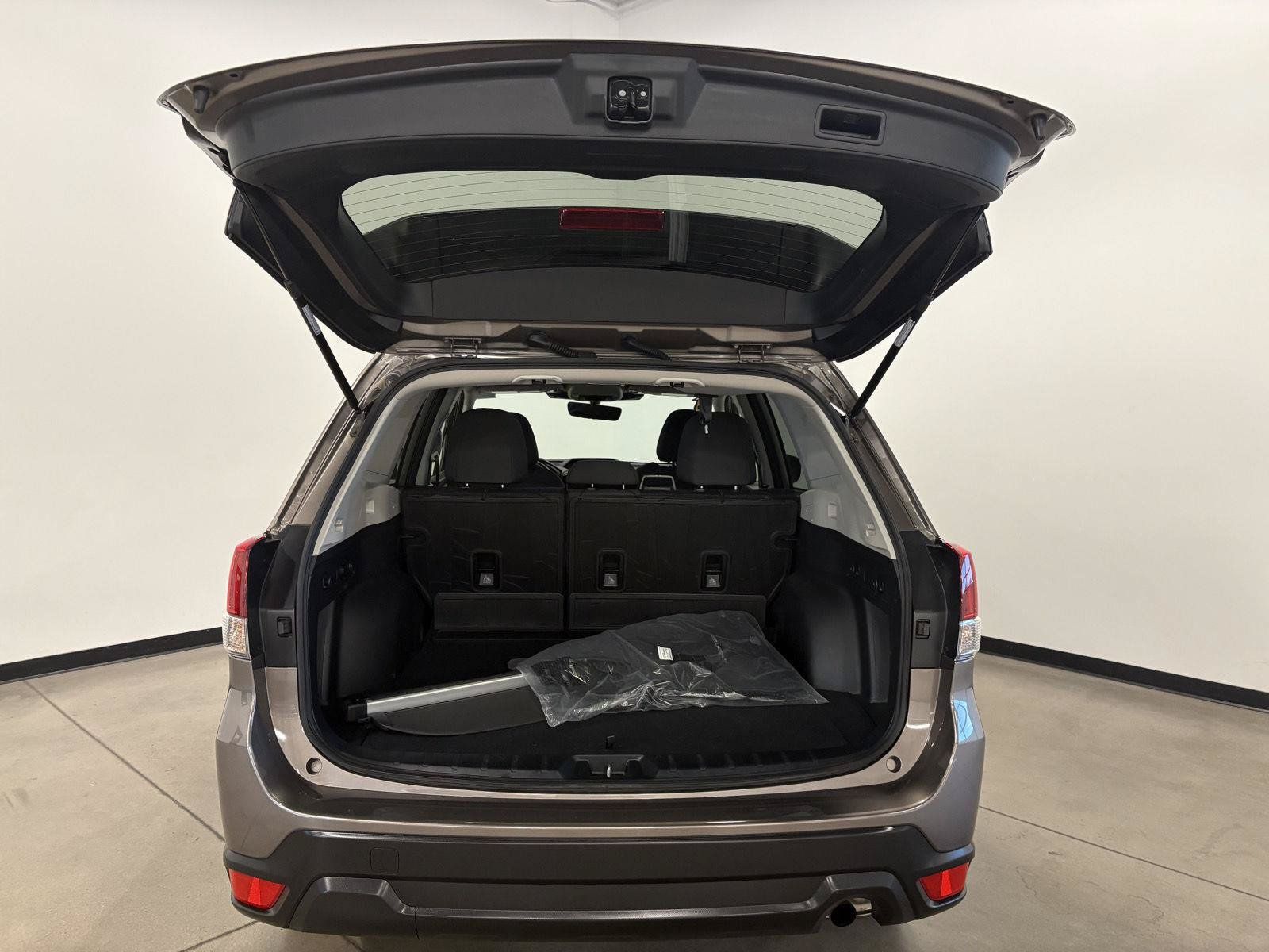 Used 2024 Subaru Forester Premium AWD/4WD image 35