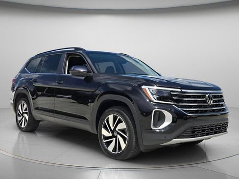 Certified 2026 Volkswagen Atlas SE w/ Panoramic Sunroof Package FWD image 9