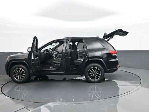 Used 2020 Jeep Grand Cherokee Trailhawk AWD/4WD image 34