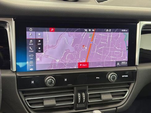 Certified 2022 Porsche Macan image 27