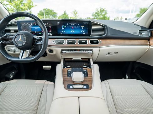 Used 2024 Mercedes-Benz GLS 450 4MATIC image 16