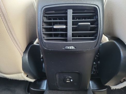 Used 2020 Ford Escape SE FWD image 12