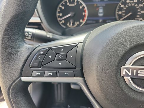 Used 2024 Nissan Altima 2.5 SV FWD image 22