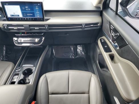 Used 2023 Lincoln Corsair FWD w/ Equipment Group 101A image 14