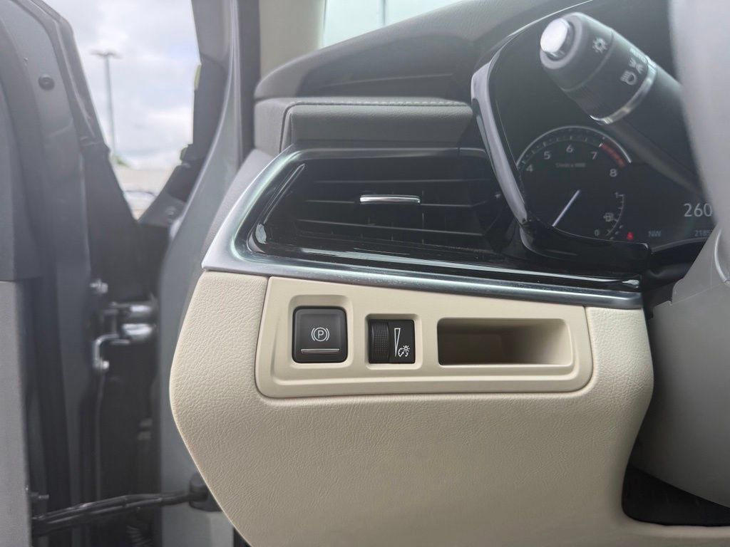 Certified 2024 Cadillac XT6 Premium Luxury w/ LPO, Floor Liner Package AWD/4WD image 19
