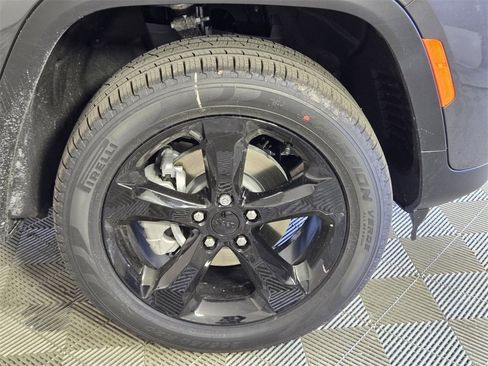 New 2025 Jeep Grand Cherokee Limited image 20