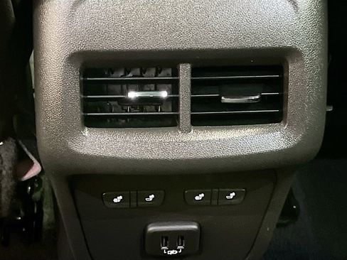 Used 2024 GMC Terrain Denali w/ Black Diamond Edition image 27