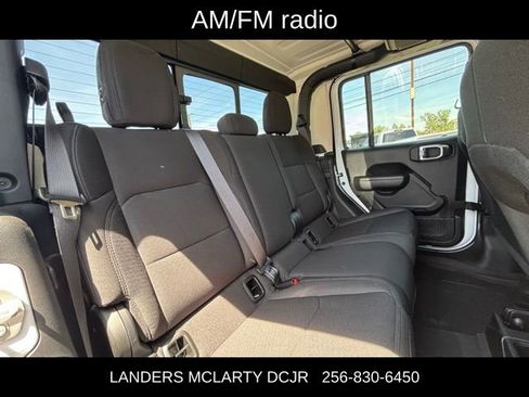 Used 2023 Jeep Gladiator Sport image 14