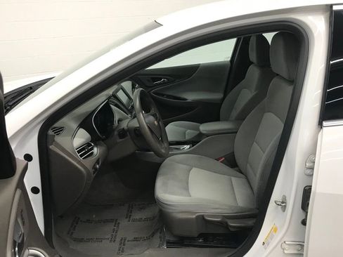 Used 2018 Chevrolet Malibu LS image 12