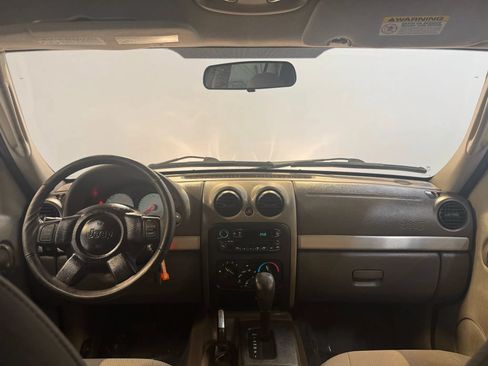 Used 2003 Jeep Liberty Renegade AWD/4WD image 10
