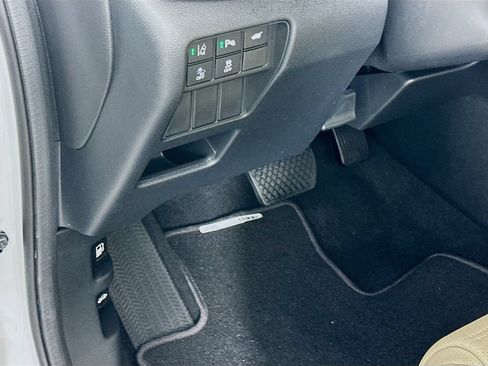 Used 2022 Honda CR-V Touring image 10