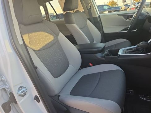 Used 2024 Toyota RAV4 XLE image 27