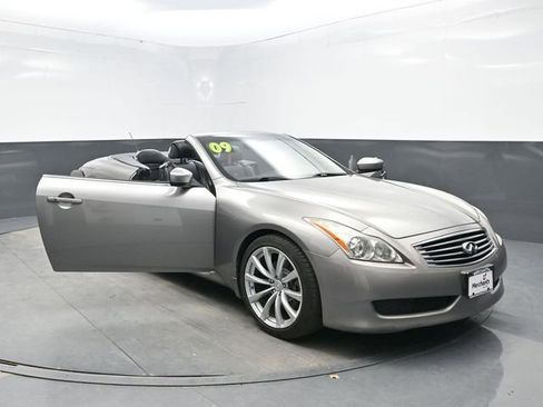 Used 2009 INFINITI G37 Convertible w/ Premium Pkg RWD image 35