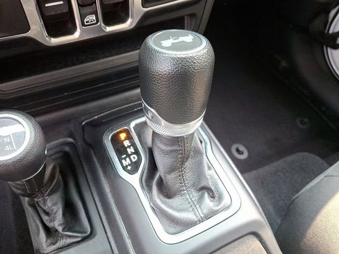 Used 2023 Jeep Wrangler Sport S image 14