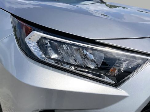 Used 2019 Toyota RAV4 XLE Premium FWD image 27