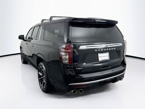 Used 2023 Chevrolet Suburban High Country w/ Premium Package 2 AWD/4WD image 13