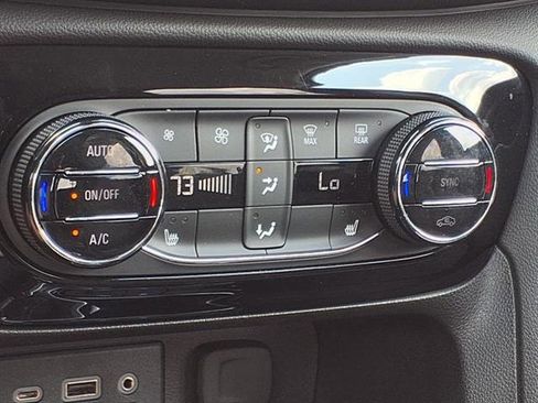 Used 2023 Buick Encore GX Select w/ Sport Touring Package image 4