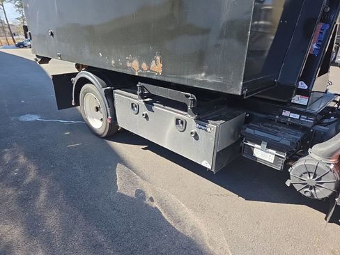 Used 2024 Isuzu NPR RWD image 6